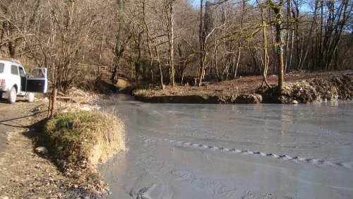 (2011.01.13) Экологическая катастрофа на реке Дзыхра в Сочи