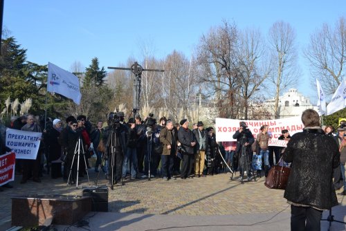 (2014-01-05) На экологическом митинге в Сочи