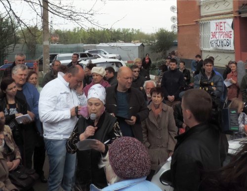 (2015-04-18) Выступление Ларисы Кочергиной на митинге в защиту Карасунов