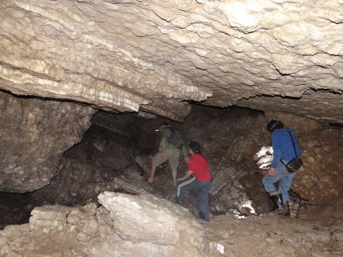 В пещере МАГ-КГСС