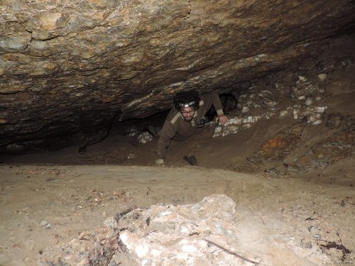 В пещере МАГ-КГСС