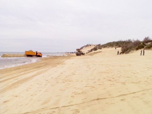 Работы по раскопке дюны