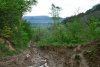 Нарушение почвенного покрова и образование глинистых стоков (гора Гребень, дорога «На скалу»)