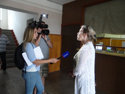 (2015-06-19) Провокационное интервью в фойе администрации Приморско-Ахтарского района