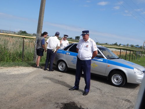 (2015-06-22) Машину "зеленых" снова задержала полиция, на этот раз в Темрюке