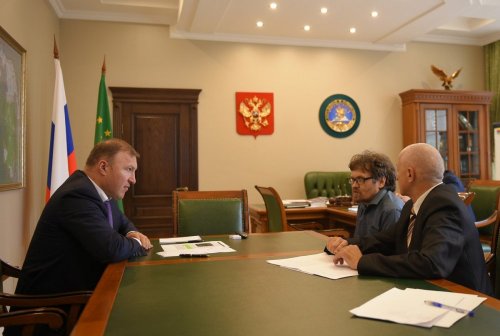 Встреча премьер-министра Адыгеи М.Кумпилова с координатором ЭВСК А.Рудомахой 
