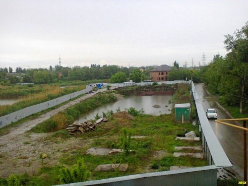 Стройплощадка ЖК "Покровский берег", затопленный котлован