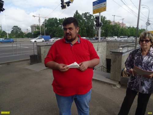Михаил Абрамян, по его словам, является представителем "движения автомобилистов за расширение Ростовского шоссе"