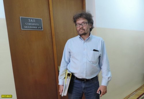 Андрей Рудомаха в ожидании судебного заседания, которое не состоялось