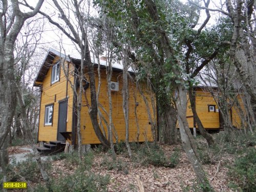 База отдыха, построенная ООО "Эксим-М" в лесу возле Криницы