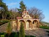 Купленнная в Болгарии "портативная" церковь, построенная для будущих хозяев дворца в Кринице