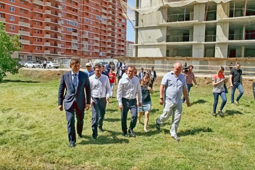 Губернатор Кубани посетил зеленую зону между микрорайонами "9-я Тихая" и "Молодежный"