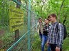 Активисты ЭкоВахты перед "преодолением" незаконного забора в лесу возле Криницы