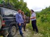 Полицейские Жабин и Воскресенский выясняют с какой целью экологи приехали в Прасковеевку