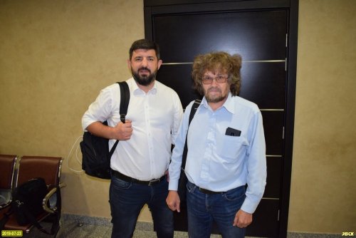 Андрей Рудомаха и адвокат Алексей Аванесян после победы в суде