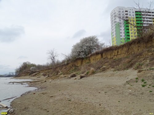 ЖК "Fresh" незаконно строится на берегу Кубани без проведения берегоукрепления