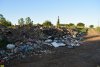 Бытовой и строительный мусор на Холмской свалке
