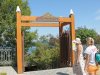 На входах в пляж-отель "Золотая бухта" в Анапе установлены турникеты. Вход возможен полько за плату