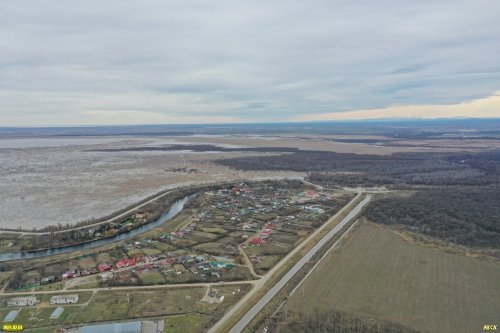 Северо-восточная окраина леса Афипсип, река Афипс и Шапсугское водохранилище
