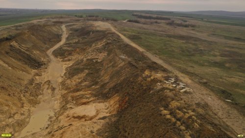 Закрытый карьер по добыче песка (Чекупское месторождение)