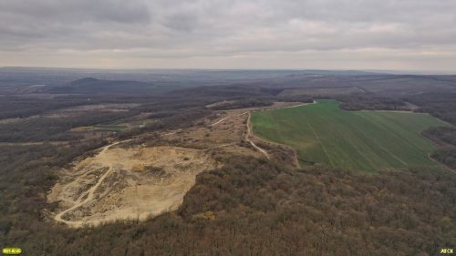 Карьер Гостагаевского месторождения известняка обезобразил ландшафты заказника "Красная Горка"