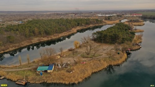 Видны все четыре кластера памятника природы "Насаждение сосны крымской" (51 га)