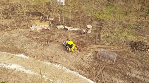 Работы по расчистке участка лесного фонда (Новороссийское лесничество) от растительности идут полным ходом