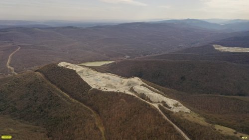 Карьер по добыче мергеля и Верховое Атакайское водохранилище (п.Верхнебаканский)