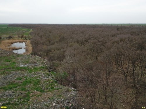 Нерекультивированная свалка отхотов граничит с лесом Шундук (Теучежский район Адыгеи)