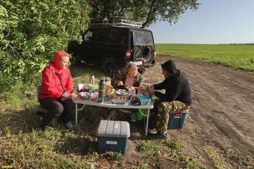 Завтрак на окраине перспективной ООПТ Горькобалковский лес с участками степи 