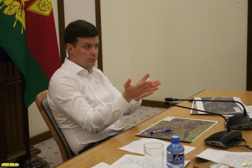Председатель совещания заместитель Губернатора Краснодарского края Лузинов Р.С.