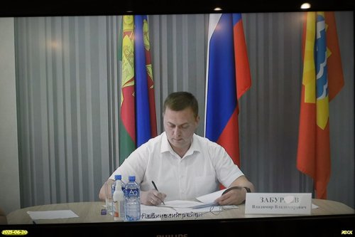 Глава МО Лабинский район Забураев В.В.