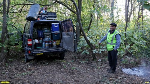 Сбор автомобиля после ночёвки на территории перспективной ООПТ Восточно-Куликовская роща
