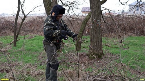 Координатор ЭВСК А.Рудомаха на обследовании перспективной ООПТ Восточно-Копанская аллея