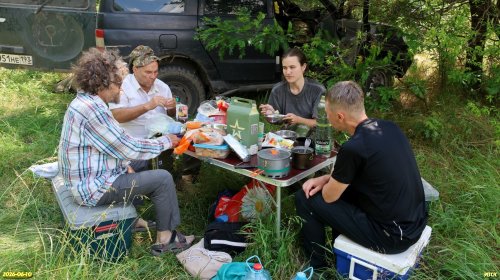 Обед на территории перспективной ООПТ Пятихатско-Александровское урочище 