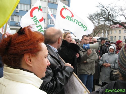 (2011.04.09) Туапсе, Е.Витишко во время митинга против запуска ТБТ