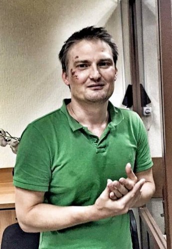 Избитый полицейскими Михаил Беньяш в Ленинском районном суде Краснодара