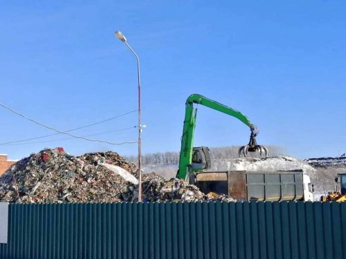 Перегрузка несортированных отходов на Белореченском полигоне ТКО